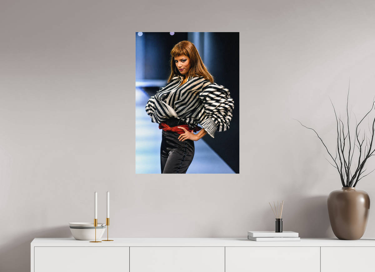 24 x 32.8″, Complete GianFranco Ferre, S/S Veronica Webb, Milano 1994